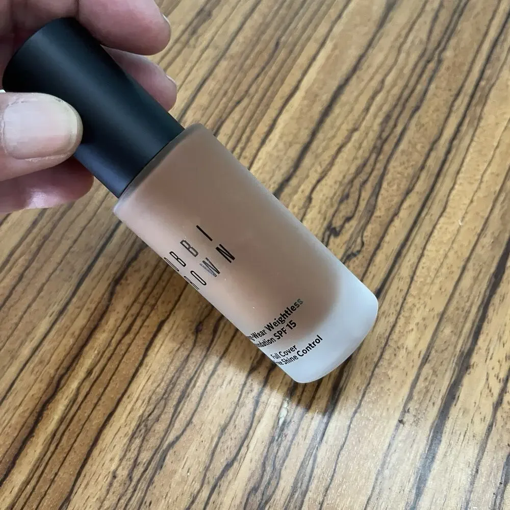 Bobbi Brown Skin Long-Wear Weightless Foundation C-096 Cool Walnut SPF 15